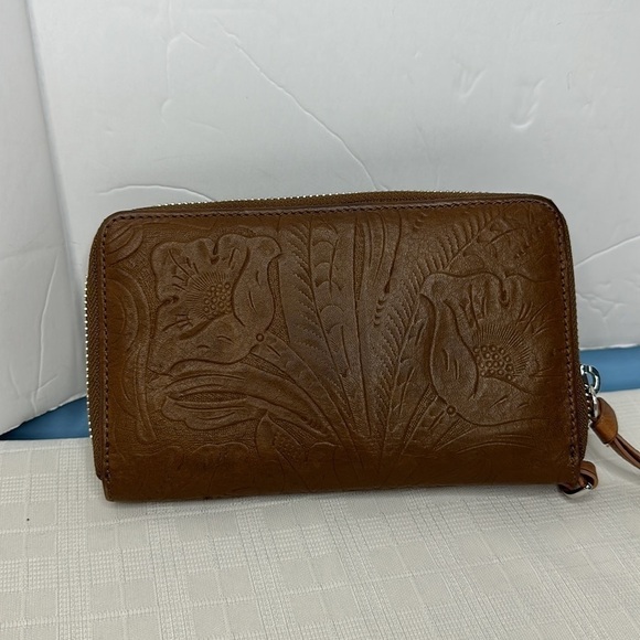 Margot Leather Wristlet Phone Case Zip Around Wallet Brown Tooled Leather ~ VGC - Picture 3 of 8